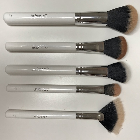 Face Brushes - Picture 5 of 8